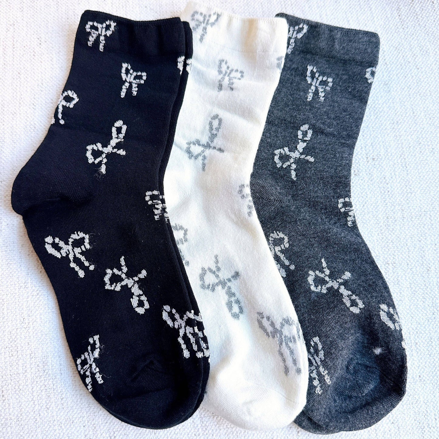 Lovely Bows Around Socks